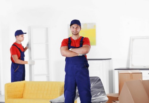Temporary storage options in Mileend for household items
