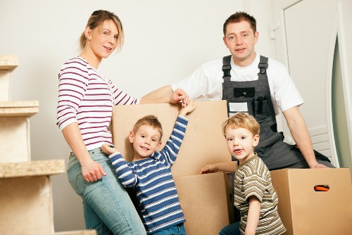 Self storage in Mileend helping with moving and organization